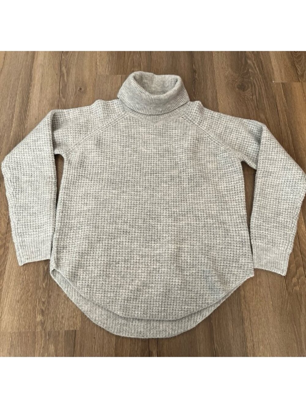 KUHL Light Grey Waffle Knit Turtleneck Sweater Size Large